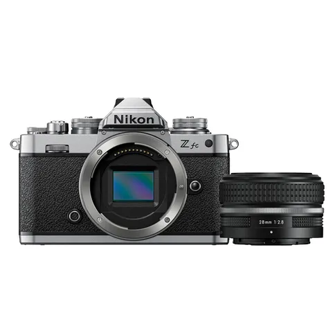 Nikon Z fc Silver/Black + NIKKOR Z 28 mm f/2,8 Special Edition