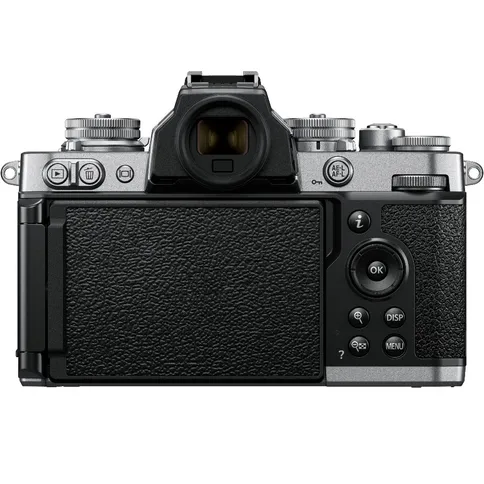 Nikon Z fc Silver/Black + NIKKOR Z DX 18–140 mm f/3,5–6,3 VR - Imagen 3